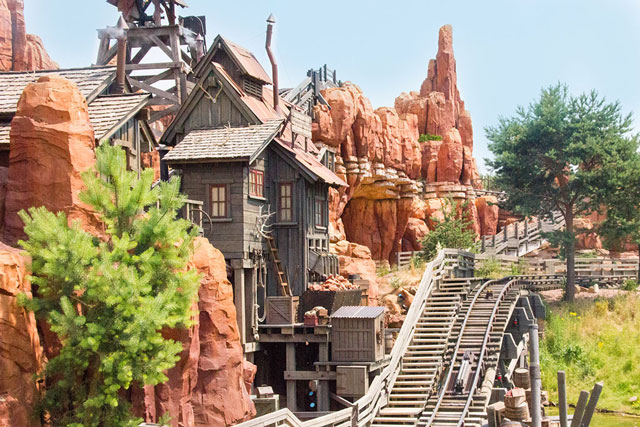 Disneyland Paris big thunder mountain