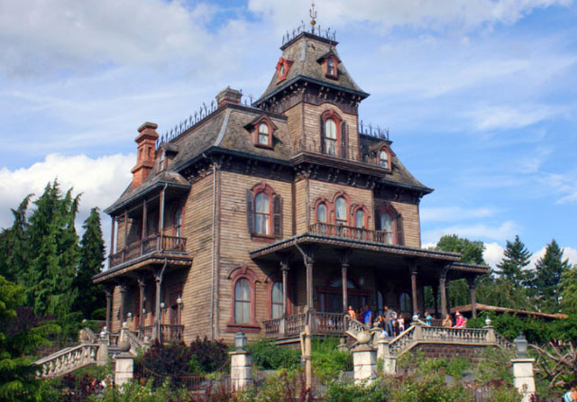 Disneyland Paris mansion